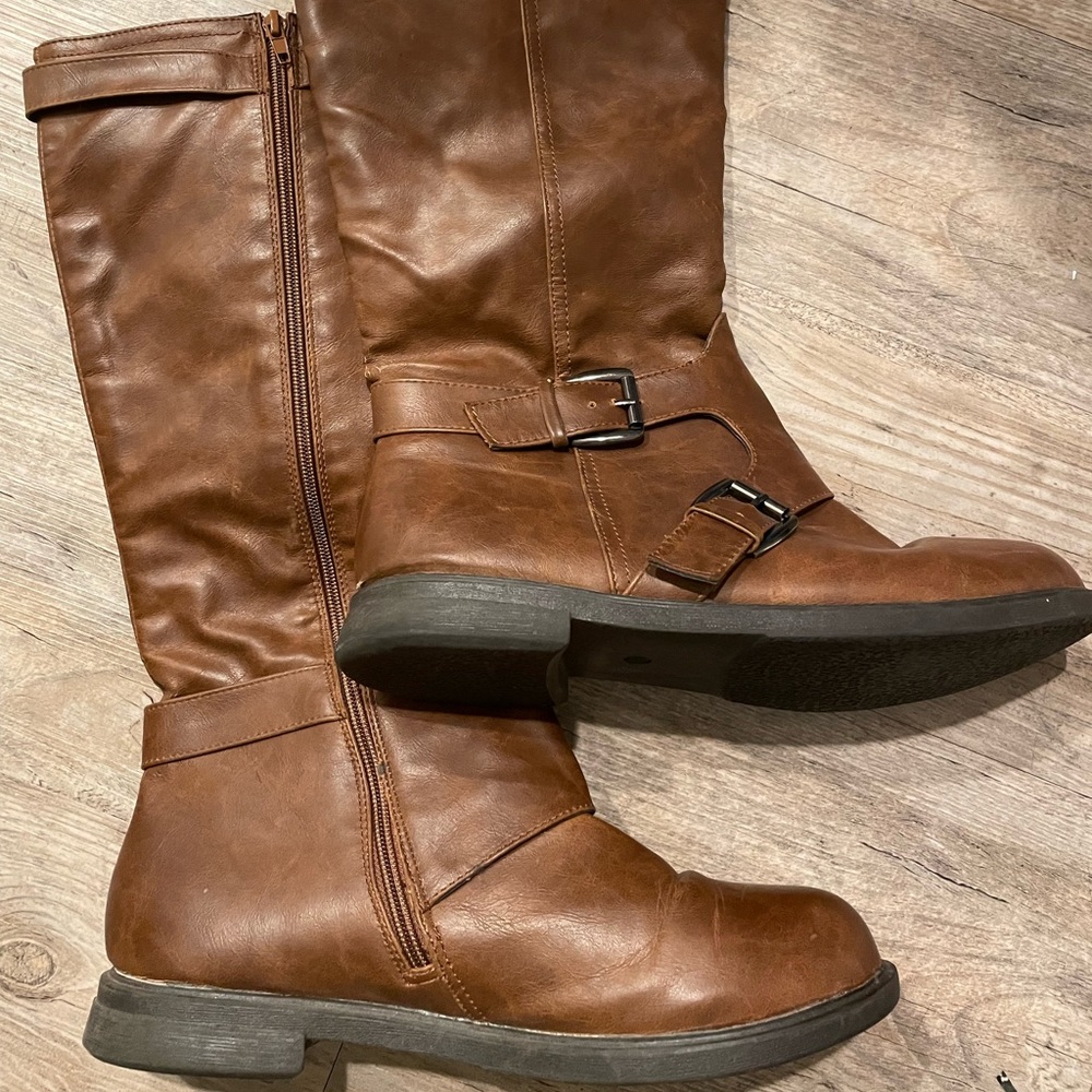 Doubled Buckle Strappy Carrini Boots